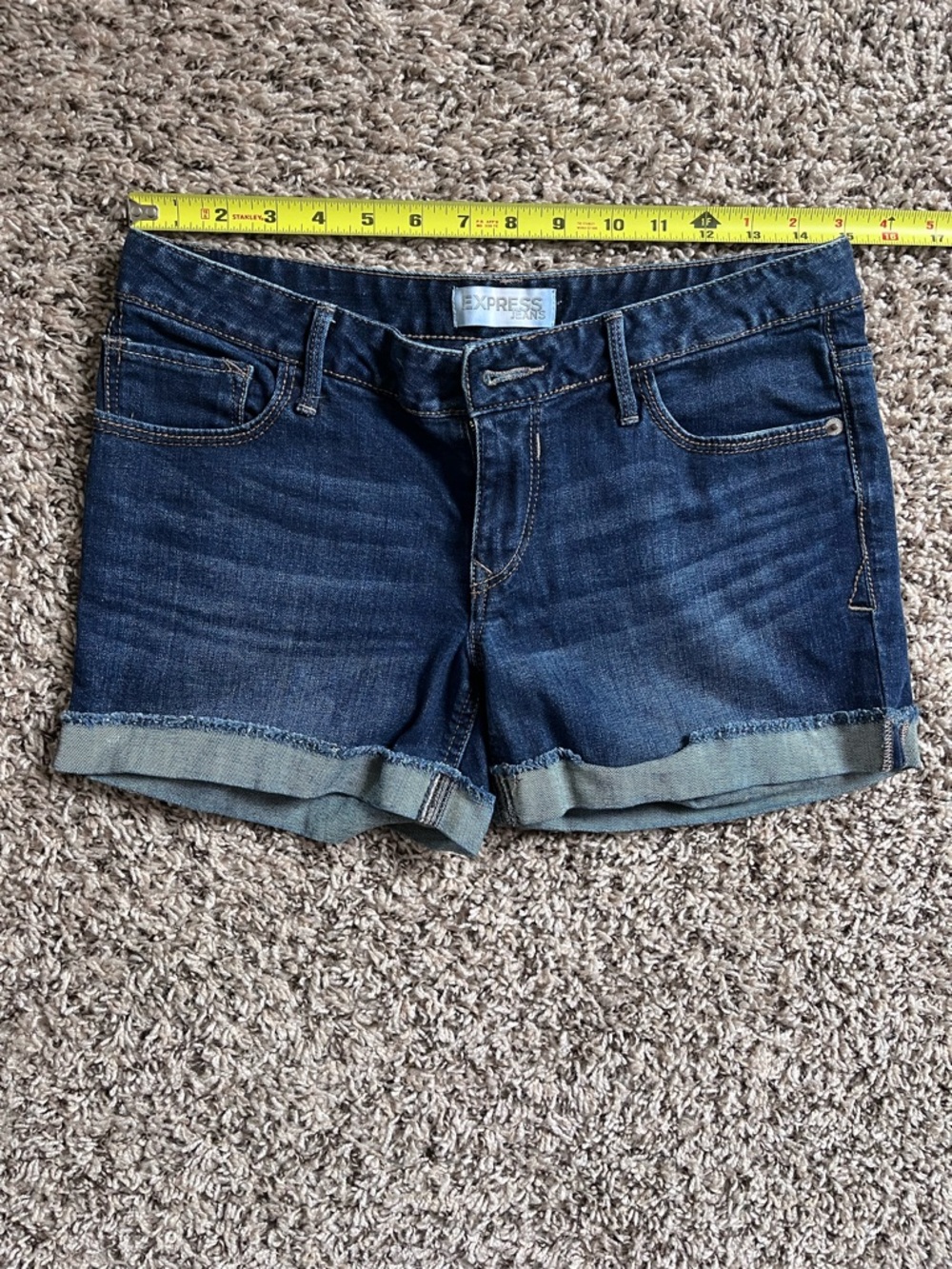 Express Jeans Womens‎ Size 4 Dark Wash Cuffed Denim Shorts Raw Hem Mid Rise